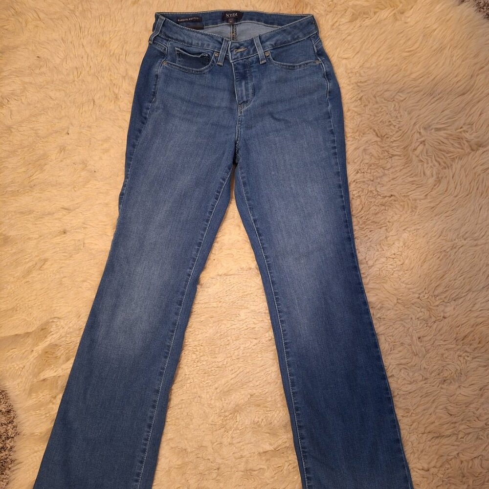 NYDJ Jeans. Size 4. Straight-leg/mid-rise. Medium denim blue.